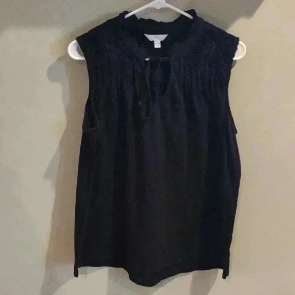 Time and Tru women's large black tank top with‎ embroidered shoulder area - Picture 1 of 4